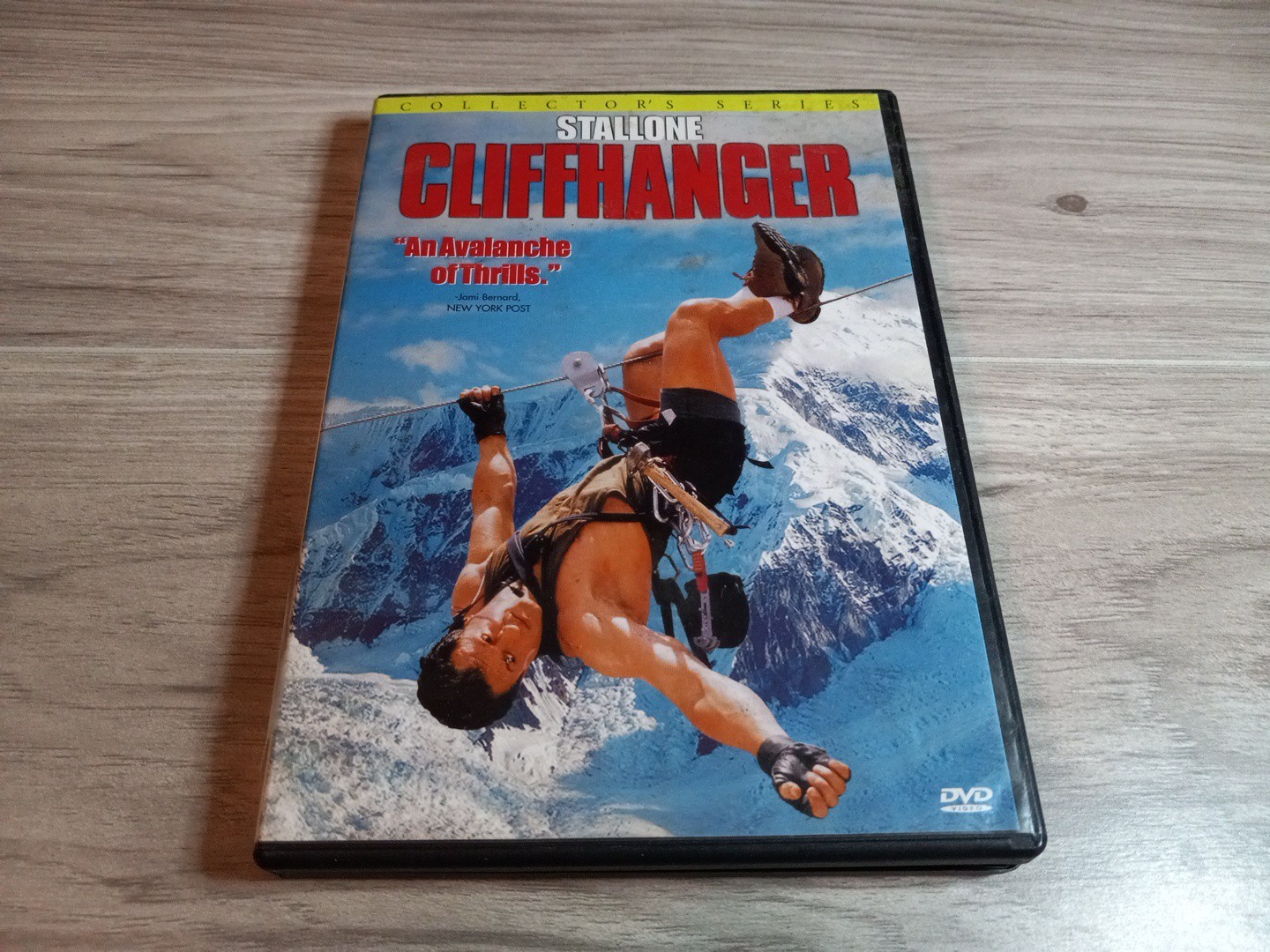 Cliffhanger (1993) DVD – Sylvester Stallone – Collector’s Series Pre-owned FB