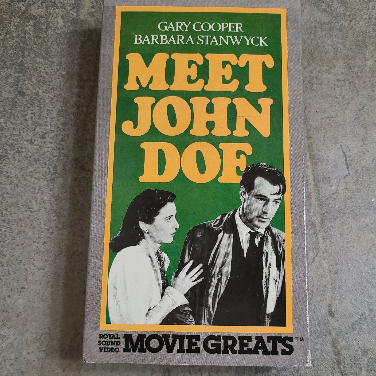 VHS Meet John Doe Black & White Royal Sound Video Gary Cooper, Barbara Stanwyck