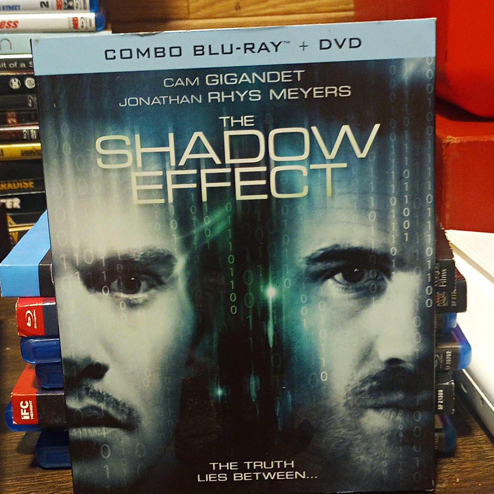 Momentum Pictures The Shadow Effect Blu-ray + DVD (2017) NR Gigandet Meyers