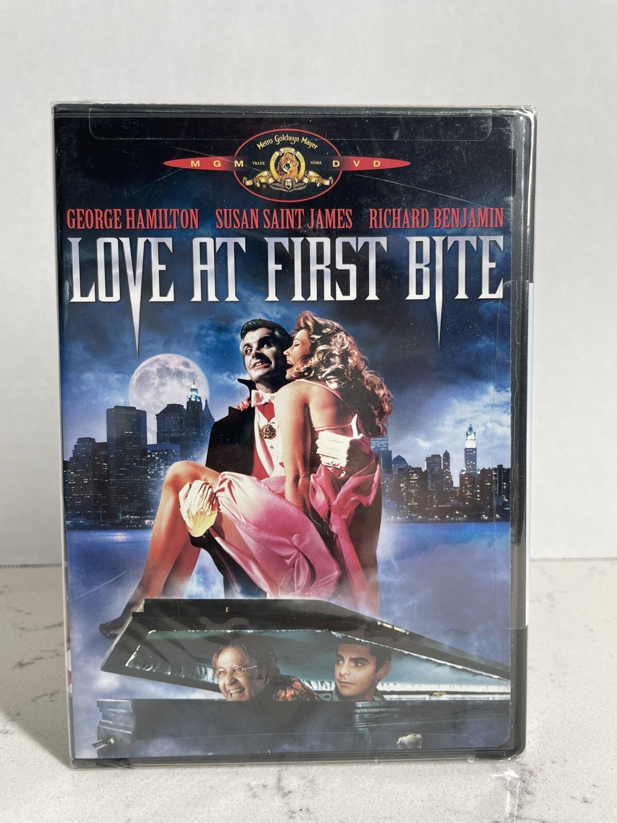 New! MGM LOVE AT FIRST BITE DVD George Hamilton as Dracula Comedy / Horror