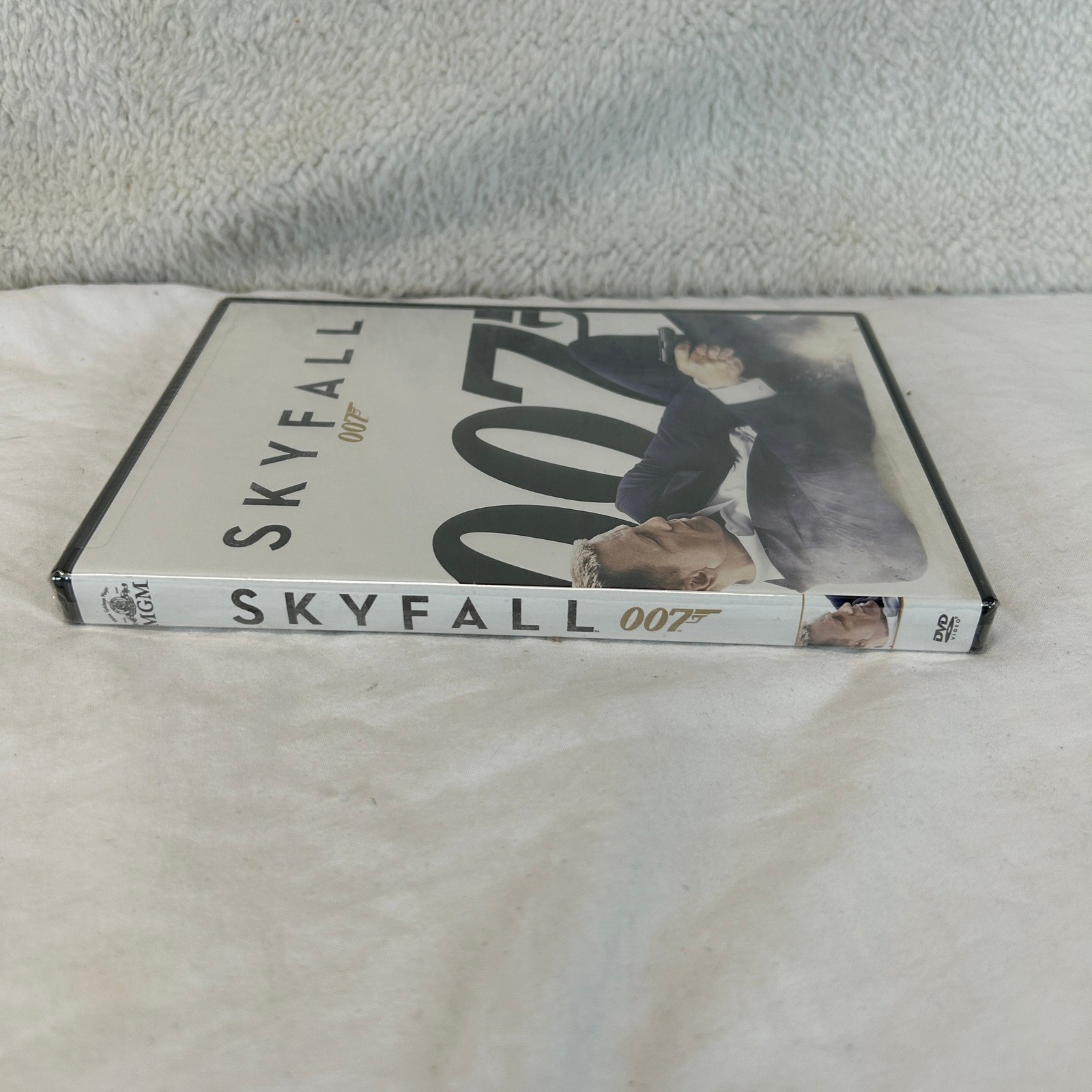 Skyfall 007 James Bond DVD Daniel Craig Widescreen 2012 MGM New Sealed