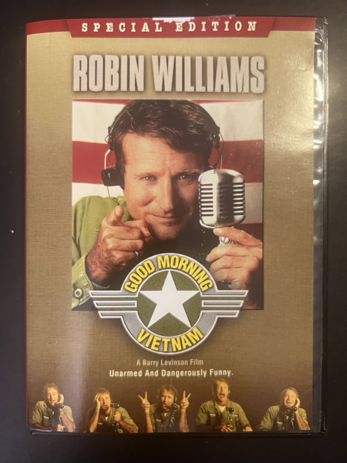 Barry Levinson’s ‘Good Morning, Vietnam’ (1987 ~ 2006 DVD) Robin Williams