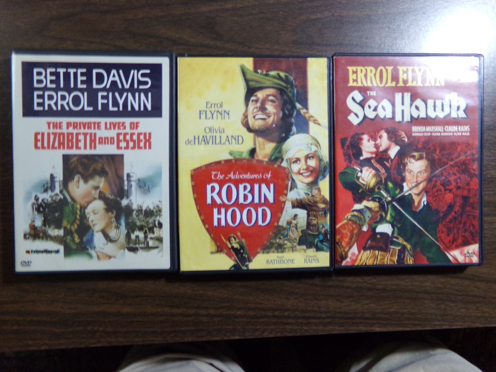 ROBIN HOOD/ SEA HAWK/ PRIVATE LIVES ELIZABETH & ESSEX DVD LOT OF 3 ERROL FLYNN