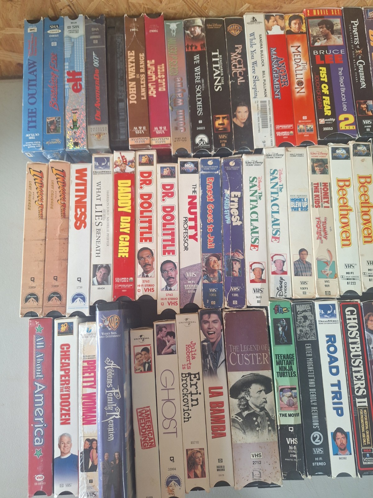 HUGE VHS Lot of 118 VHS Collection Mixed Genre Vintage Classic Movies