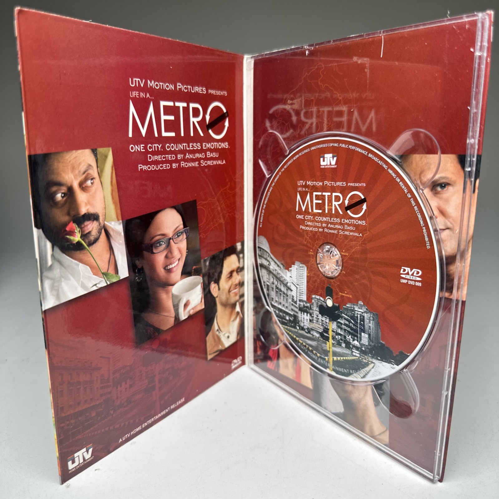Life in A Metro (Hindi DVD) (2007) (English Subtitles)