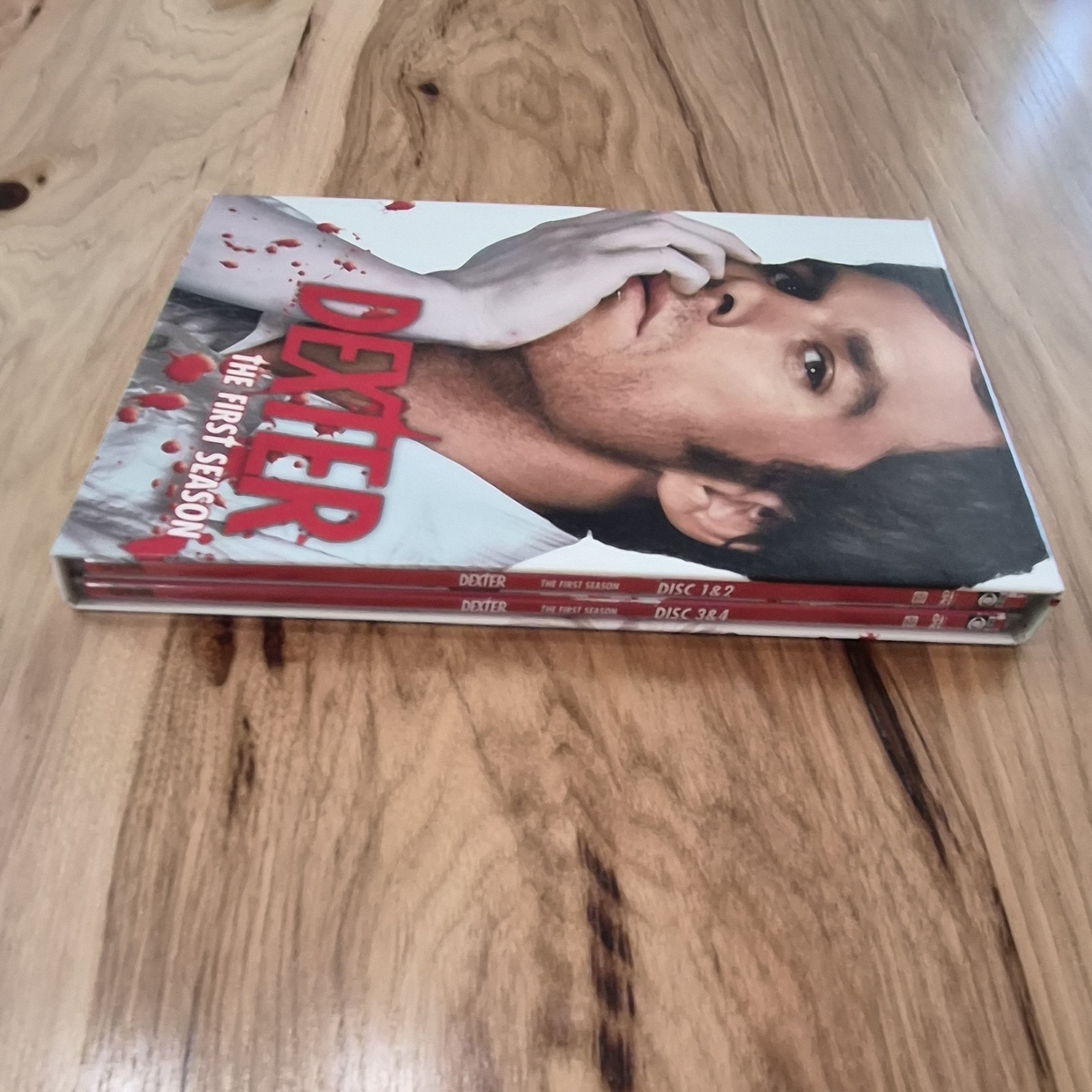 Dexter: The First Season DVD Box Set 4-Disc Showtime Ent. Behind The Scenes
