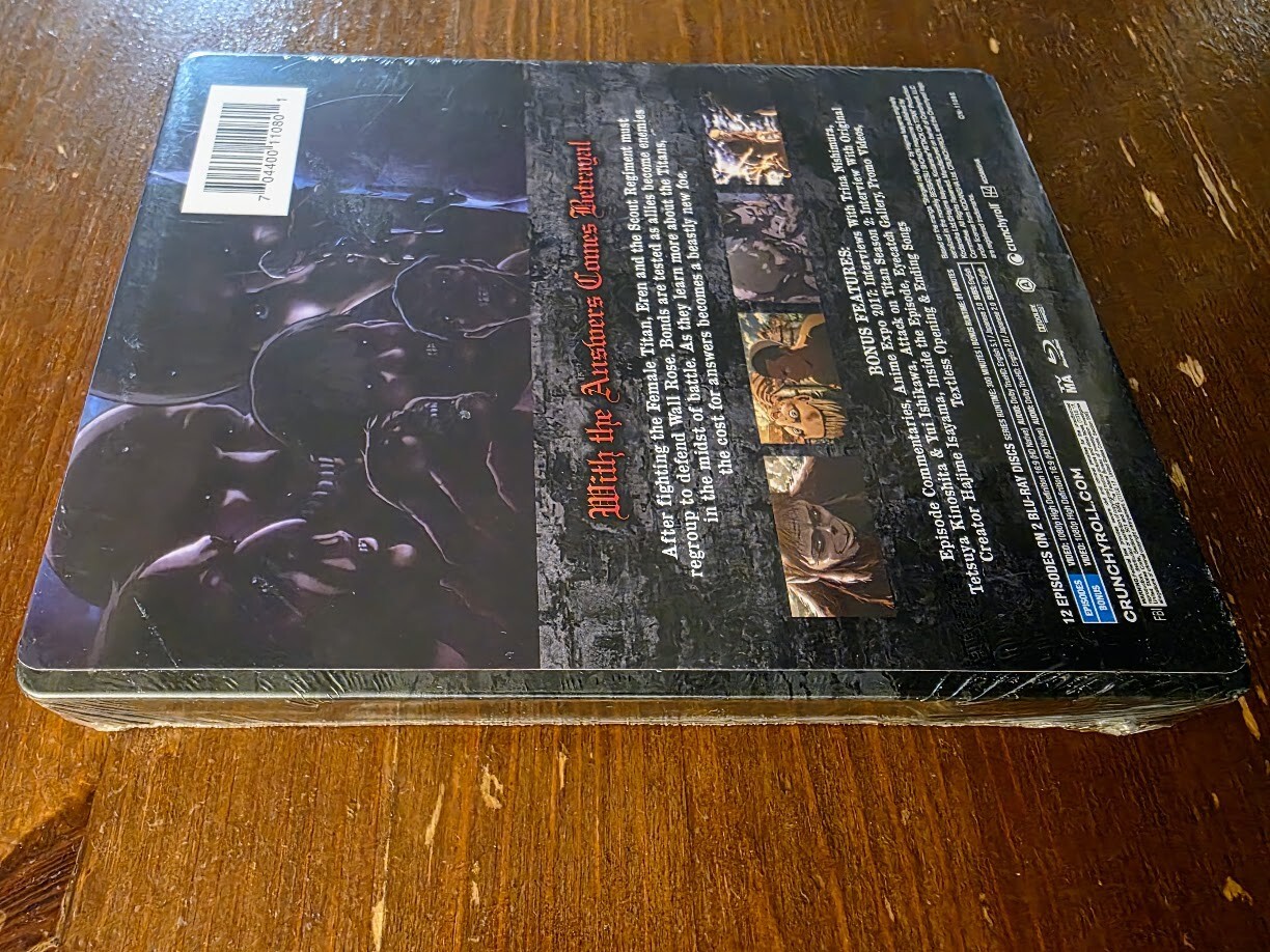 Attack on Titan: Season 2 Complete [Steelbook] [Blu-ray]