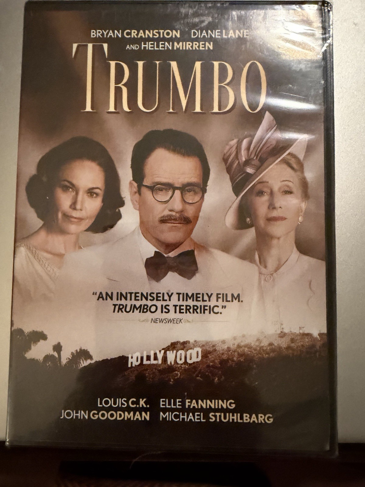Universal Trumbo DVD WS 16:9 (2015) R Bryan Cranston 124 Min Bonus Features
