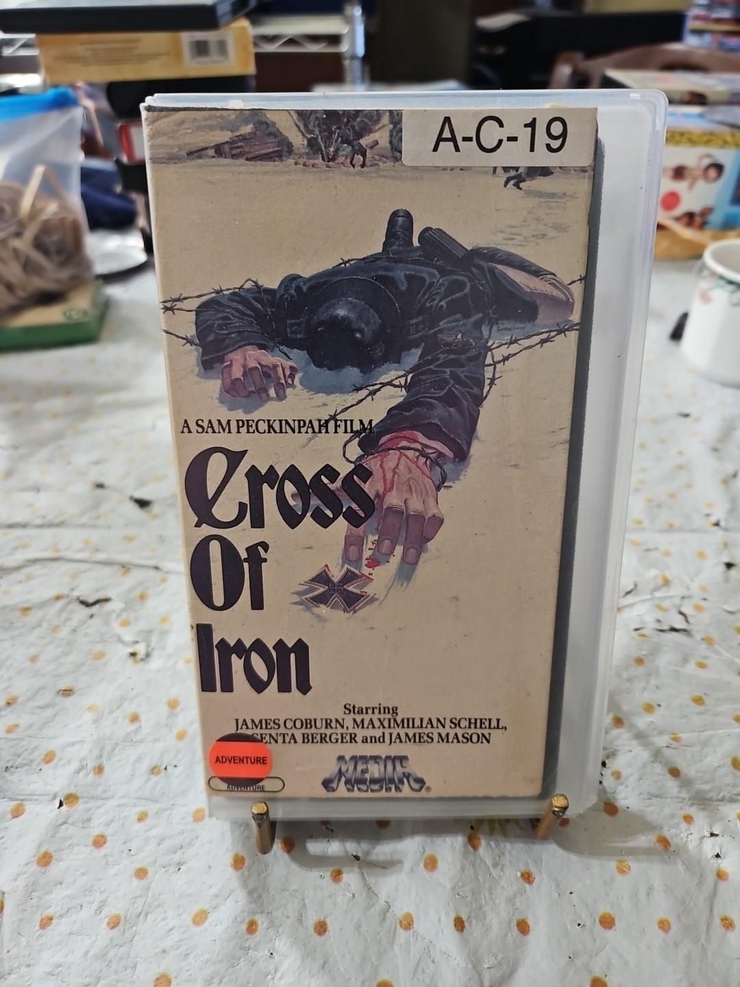 Cross Of Iron – VHS- Sam Peckinpah James Coburn – Ex-Rental.