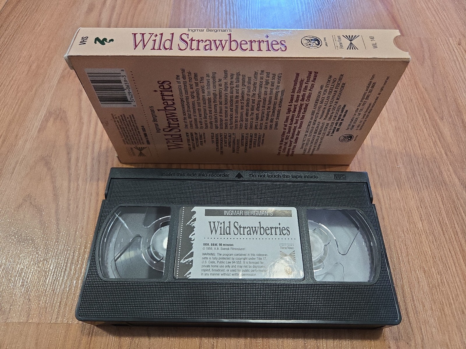 Wild Strawberries VHS Tape Ingmar Bergman Home Vision Cinema Video 1957 Swedish