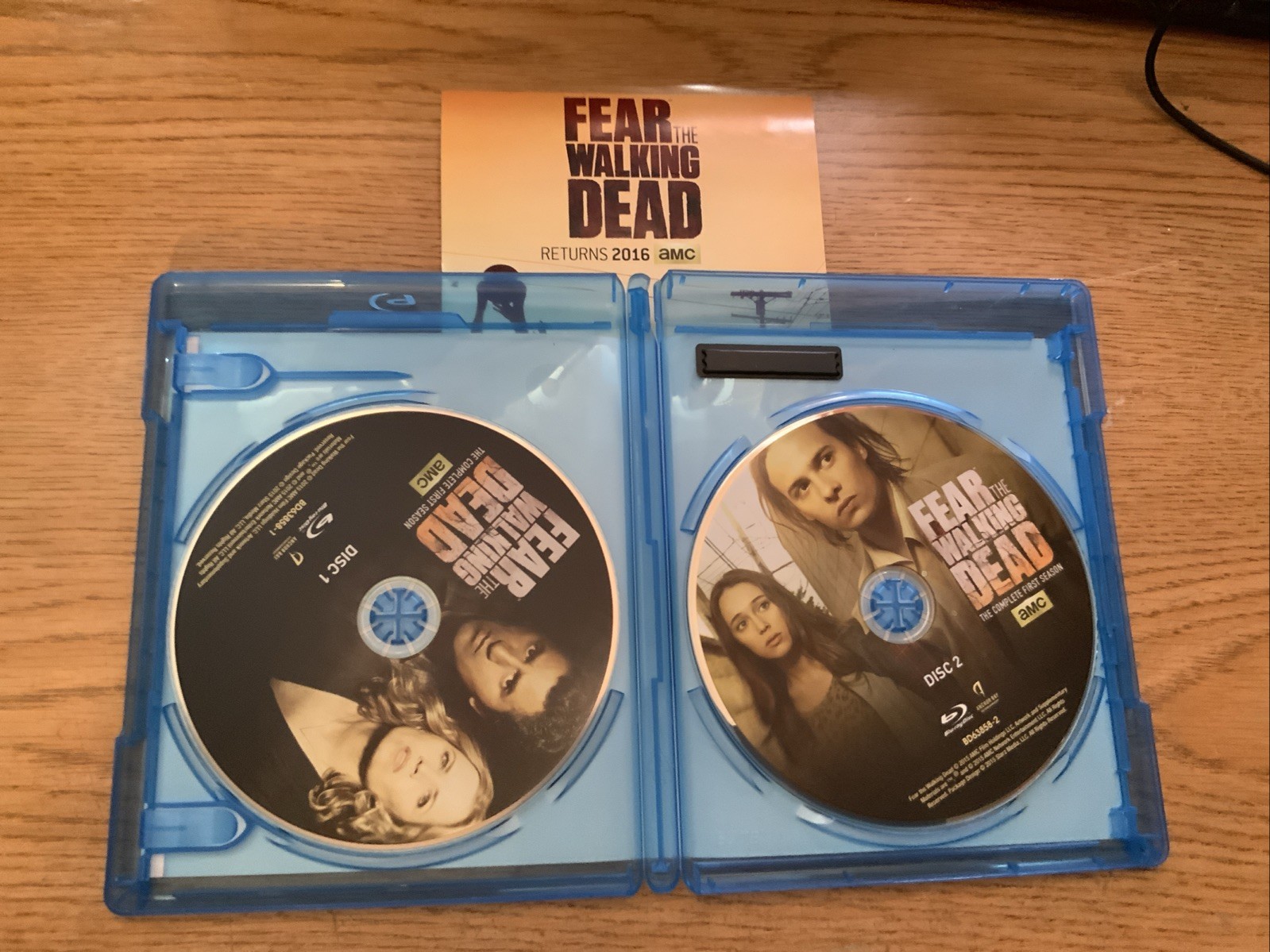 Fear the Walking Dead: the Complete First Season (Blu-ray, 2015)