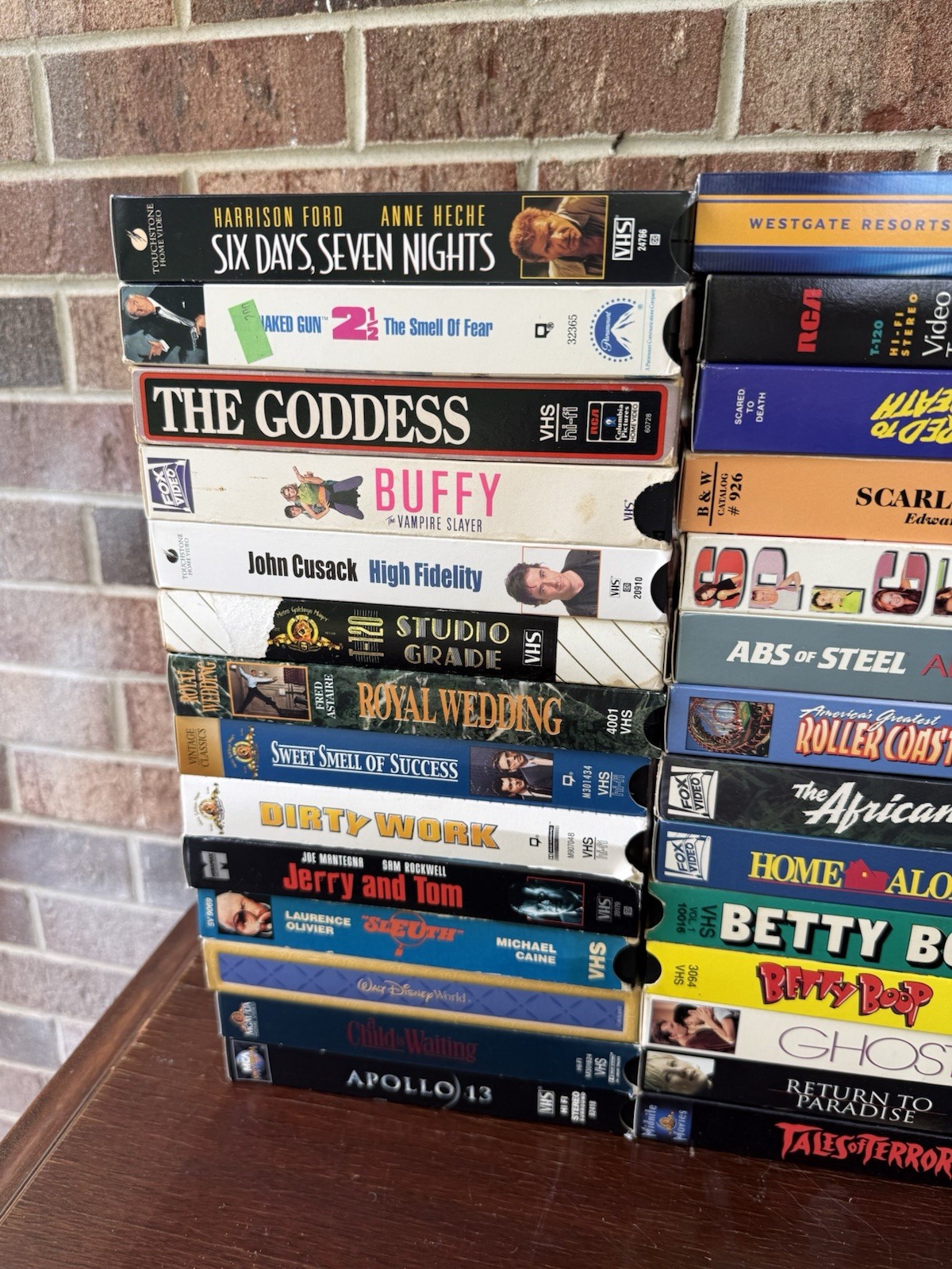 🍊Lot of 42 VHS Tapes Mixed Bundle Variety of Movies | Apollo 13 Home Alone MORE
