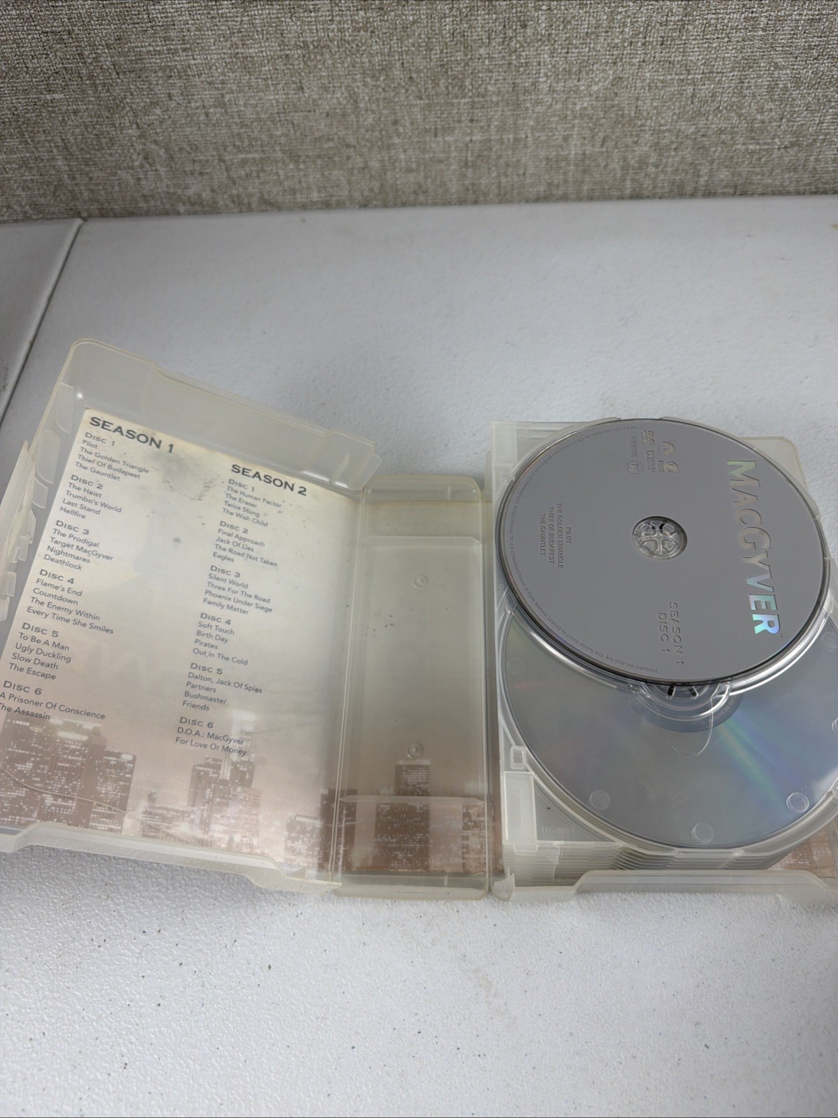 MacGyver Seasons 1-4 (DVD) Richard Dean Anderson 22-Discs 1985-1989 READ