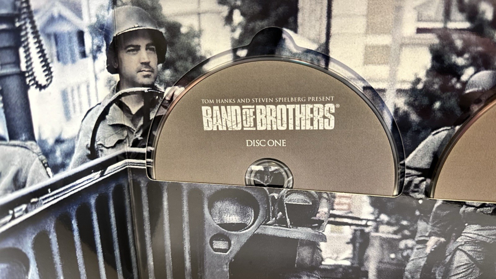 HBO Band of Brothers / The Pacific Blu-ray Complete Series Box Set w/ Book