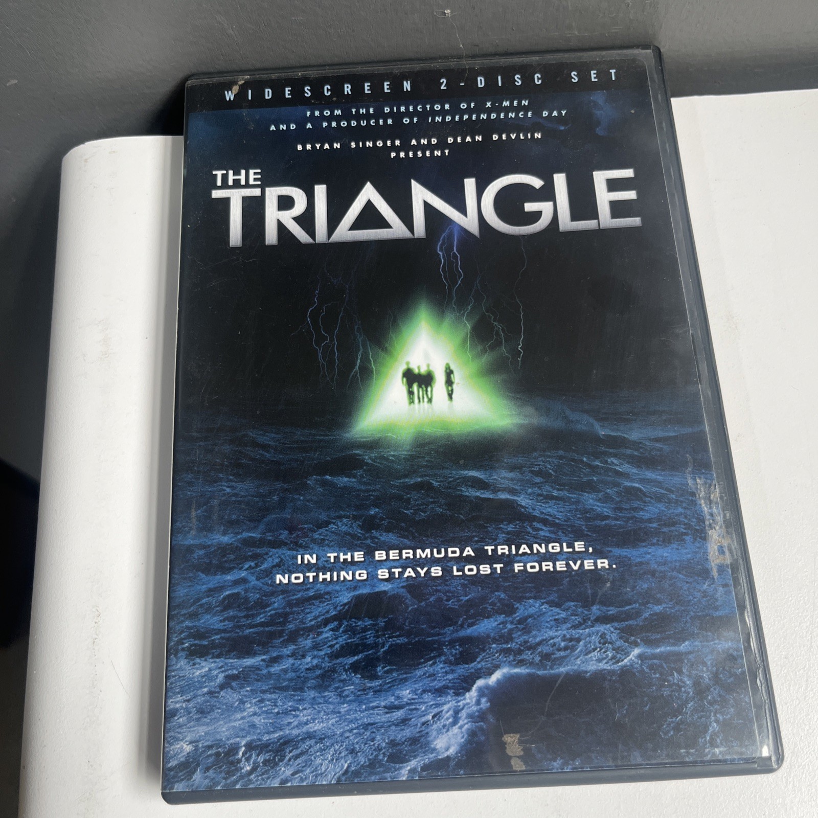 THE TRIANGLE 2004 Sci-Fi Series dvd (4 Hours) LOU DIAMOND PHILLIPS Eric Stoltz