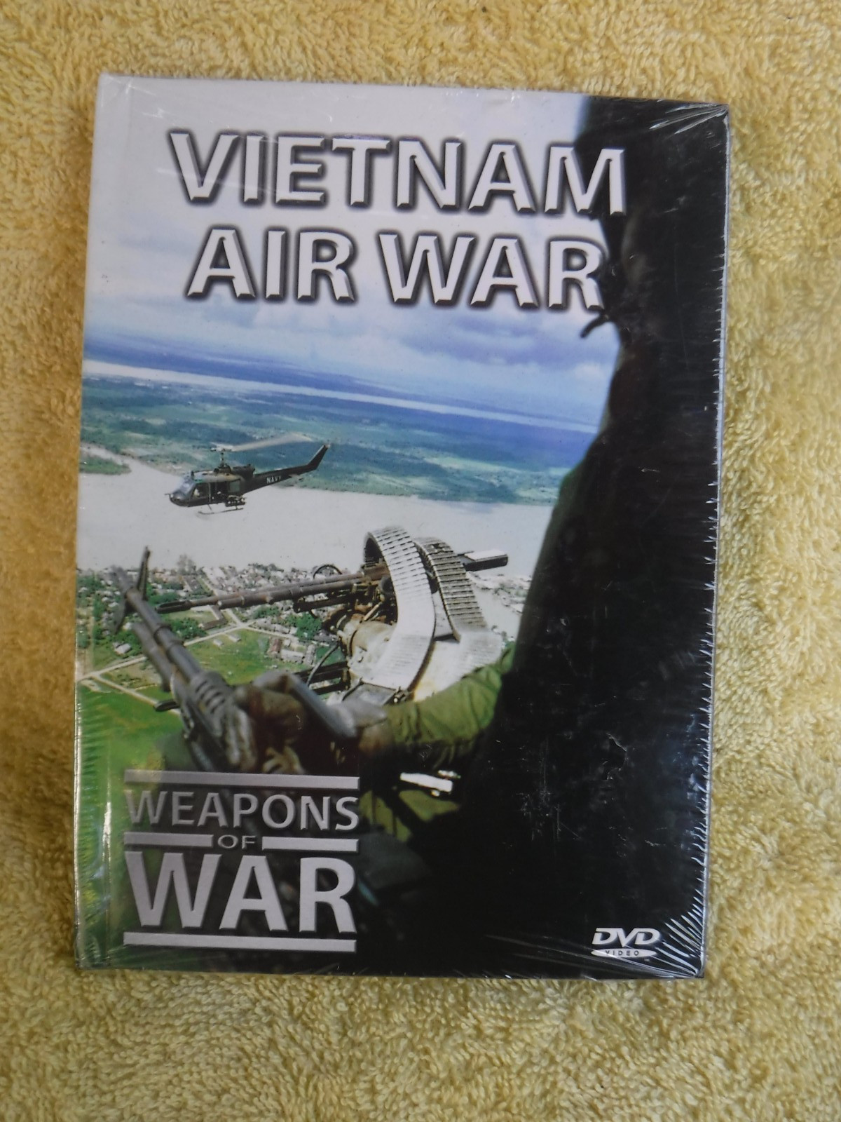 NEW/SEALED DVD + BOOK, WEAPONS OF WAR: VIETNAM AIR WAR (VINTAGE AIR), DVD 40min
