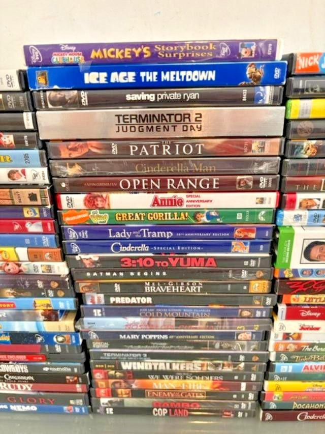 Lot of 77 DVDS *SEE PICTURES FOR MOVIE TITLES* VERY GOOD TO LIKE NEW CONDITION