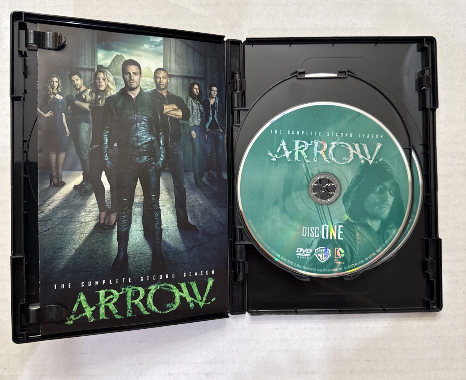 Arrow: Season 2 Stephen Amell Katie Cassidy DC Comic