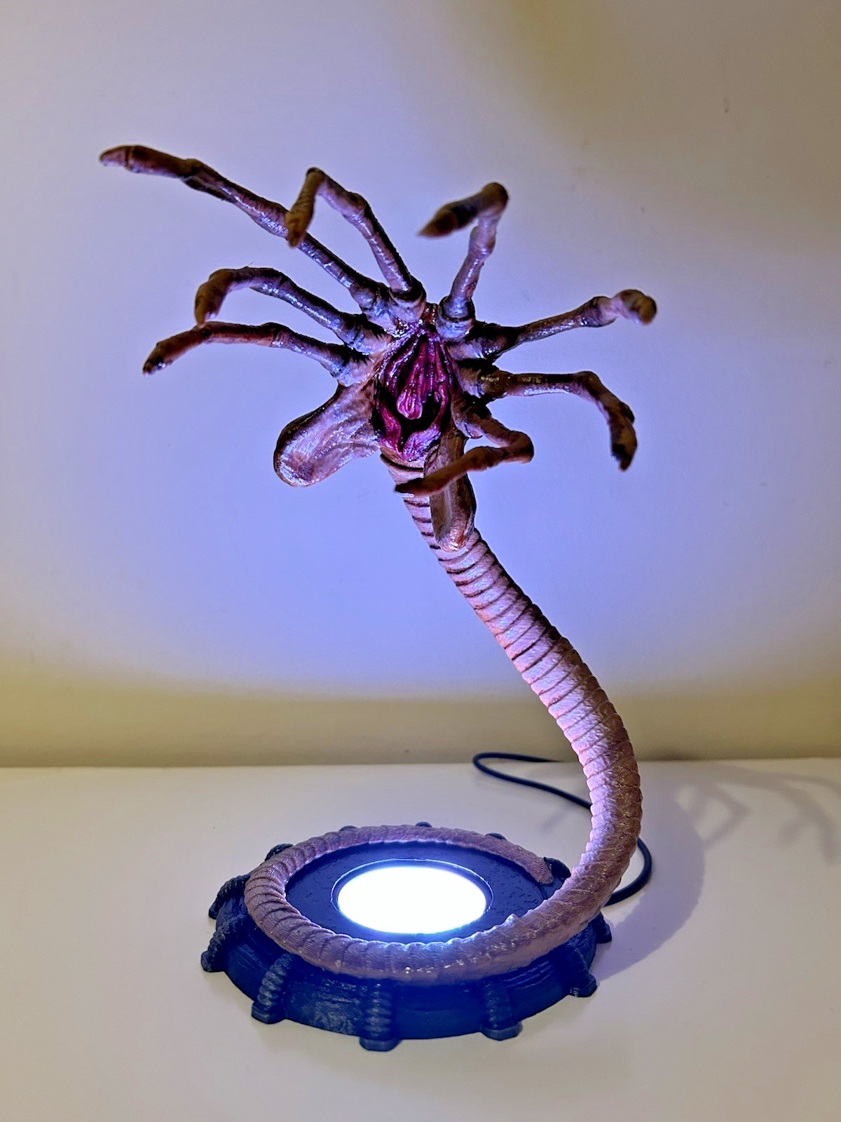 Alien Facehugger Lamp/Nightlight USB LED Remote Control 16 Colour