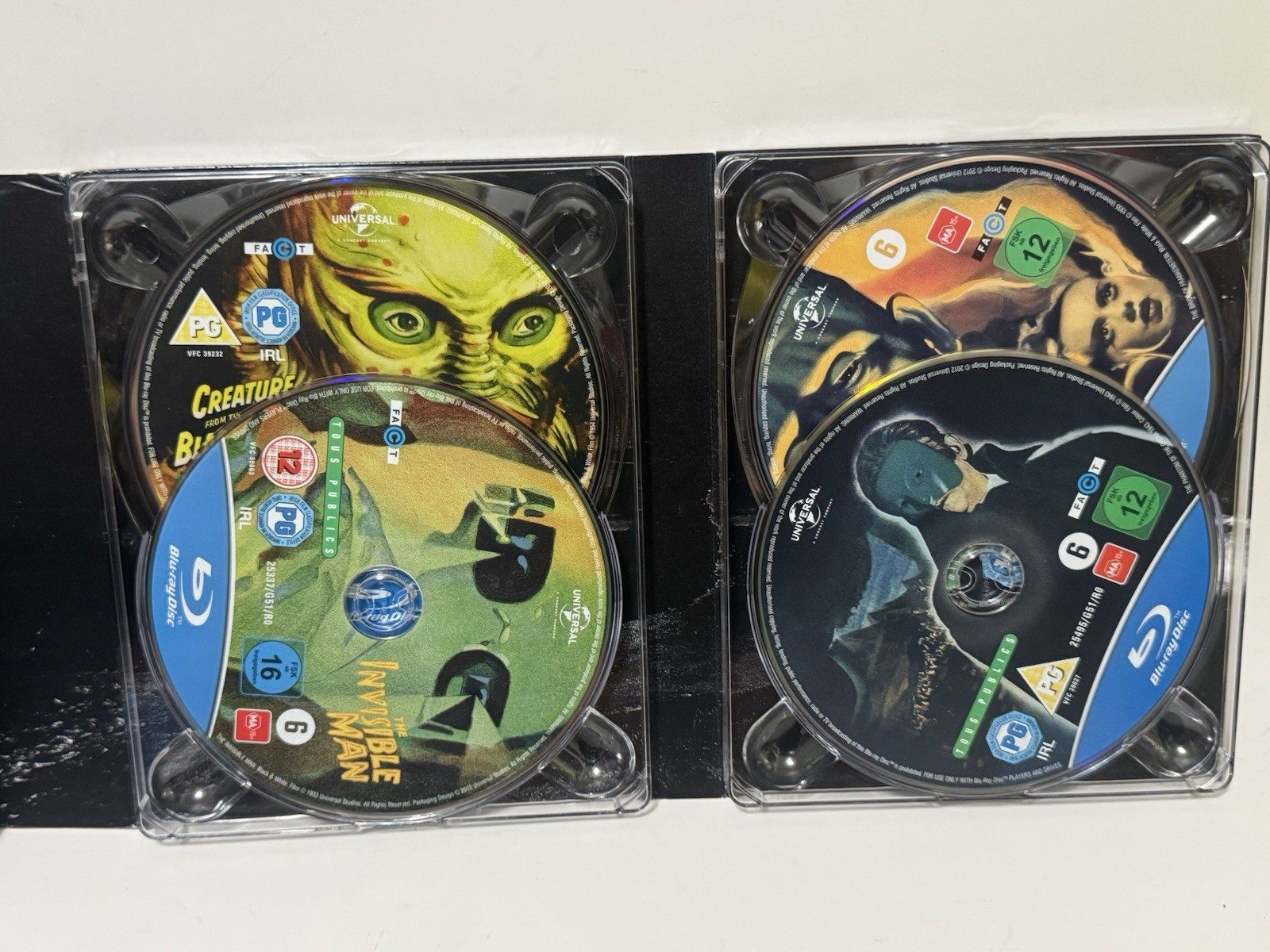 Universal Monsters BLU-RAY 8 Horror Disc Box Set Classics With Postcard Artwork