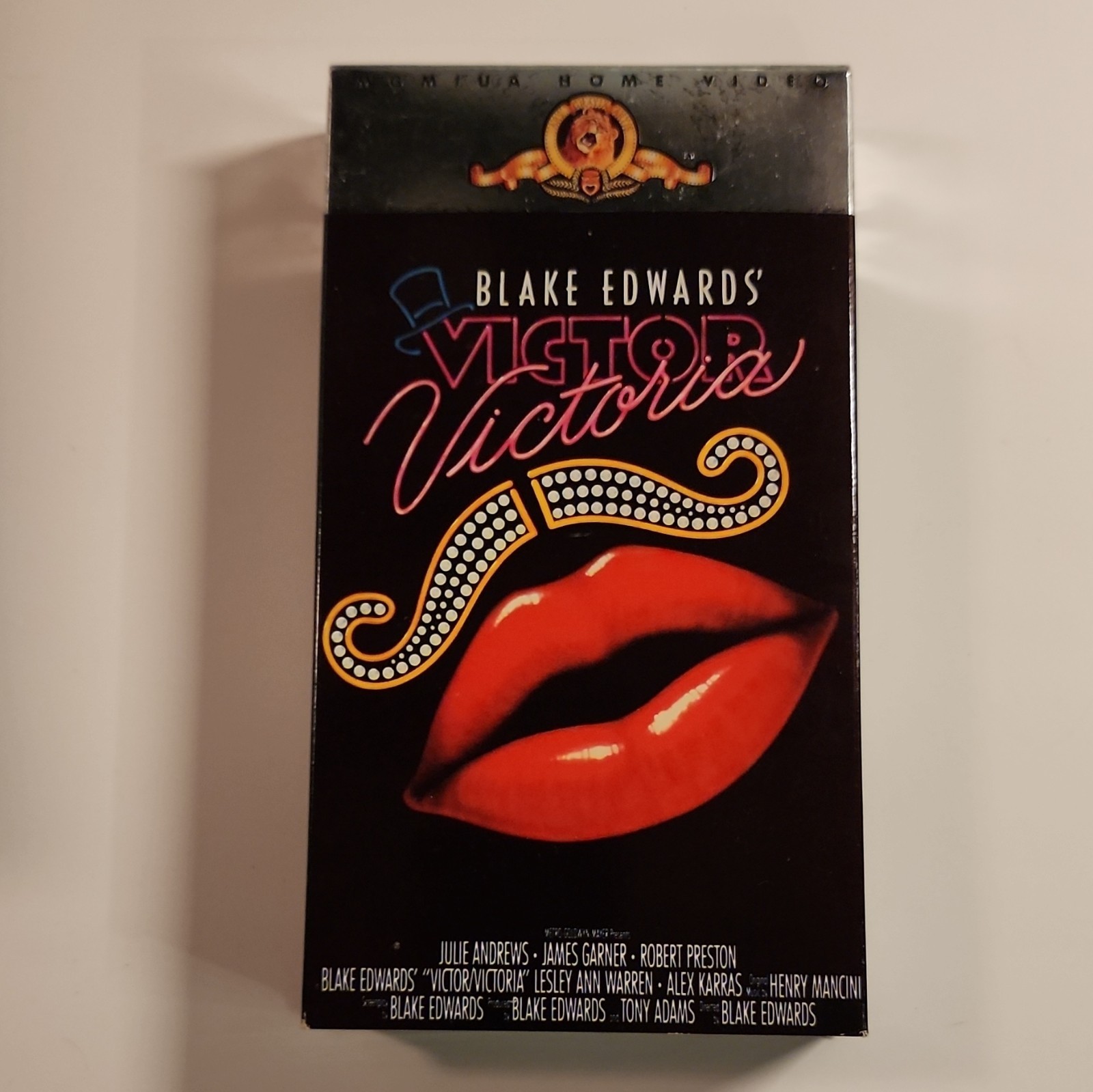 MGM/UA Home Video Victor/Victoria VHS (1982) NTSC PG Blake Edwards Hi-Fi