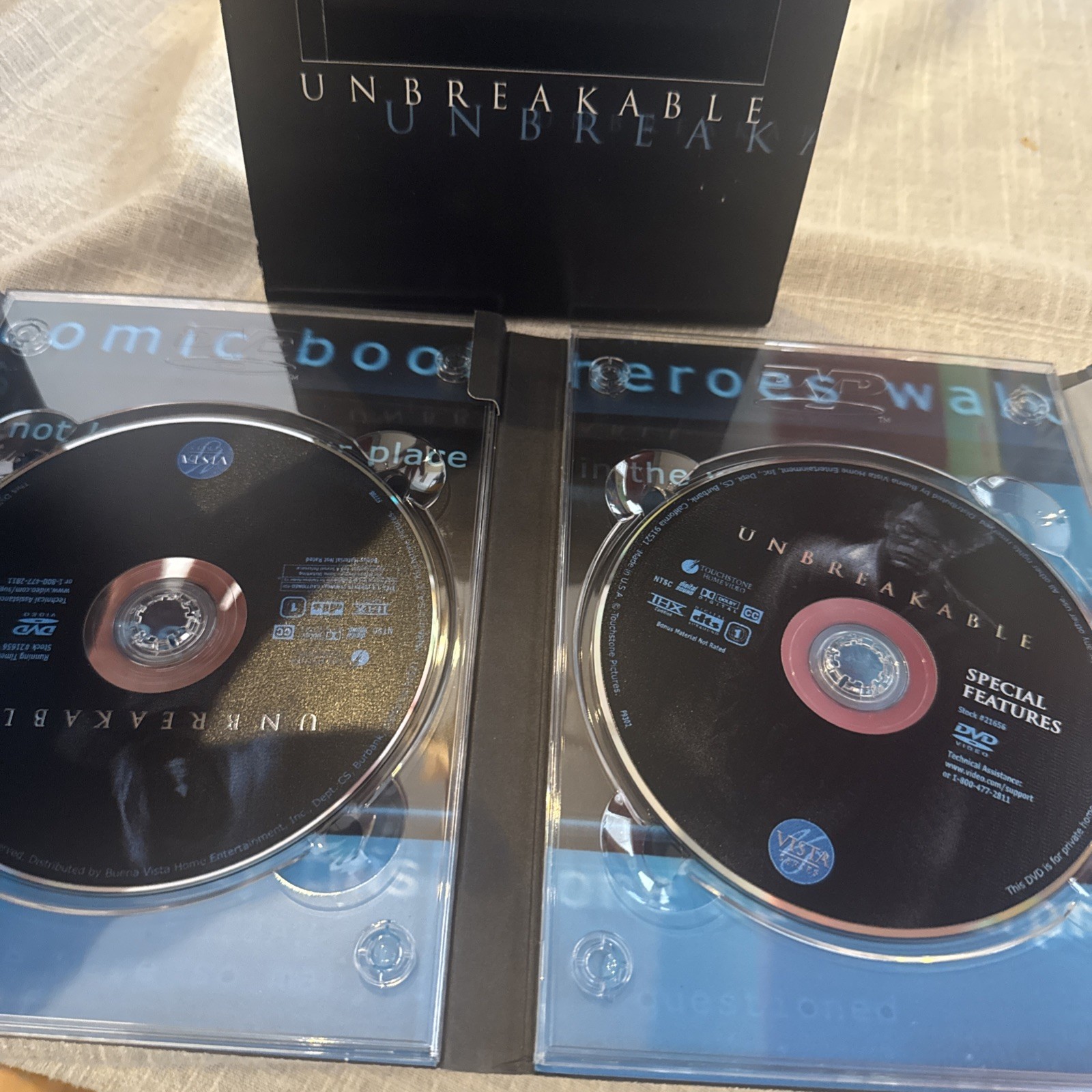 Unbreakable (DVD, 2001, 2-Disc Set, Vista Series)