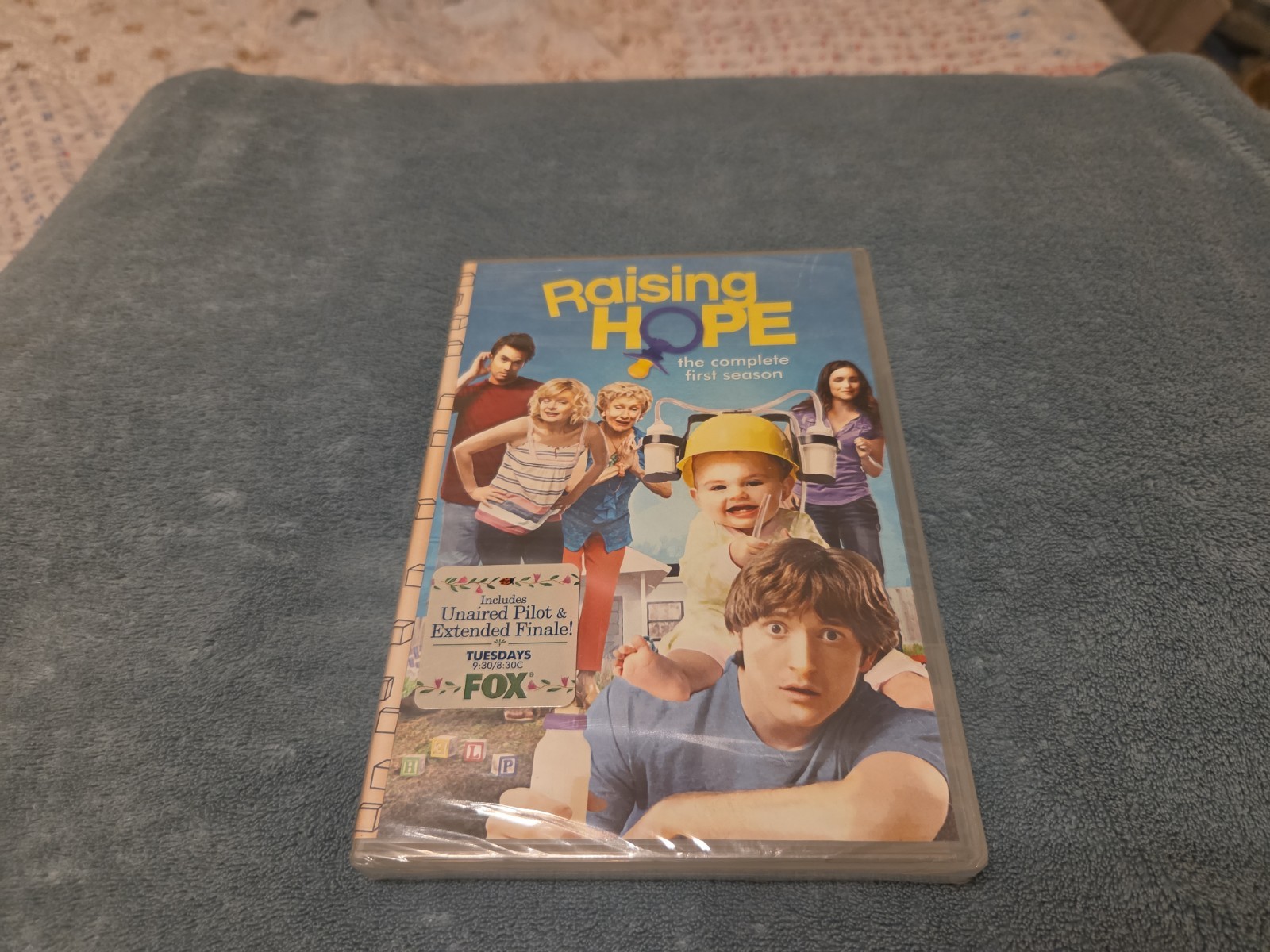 Raising Hope: The Complete First Season 1 DVD