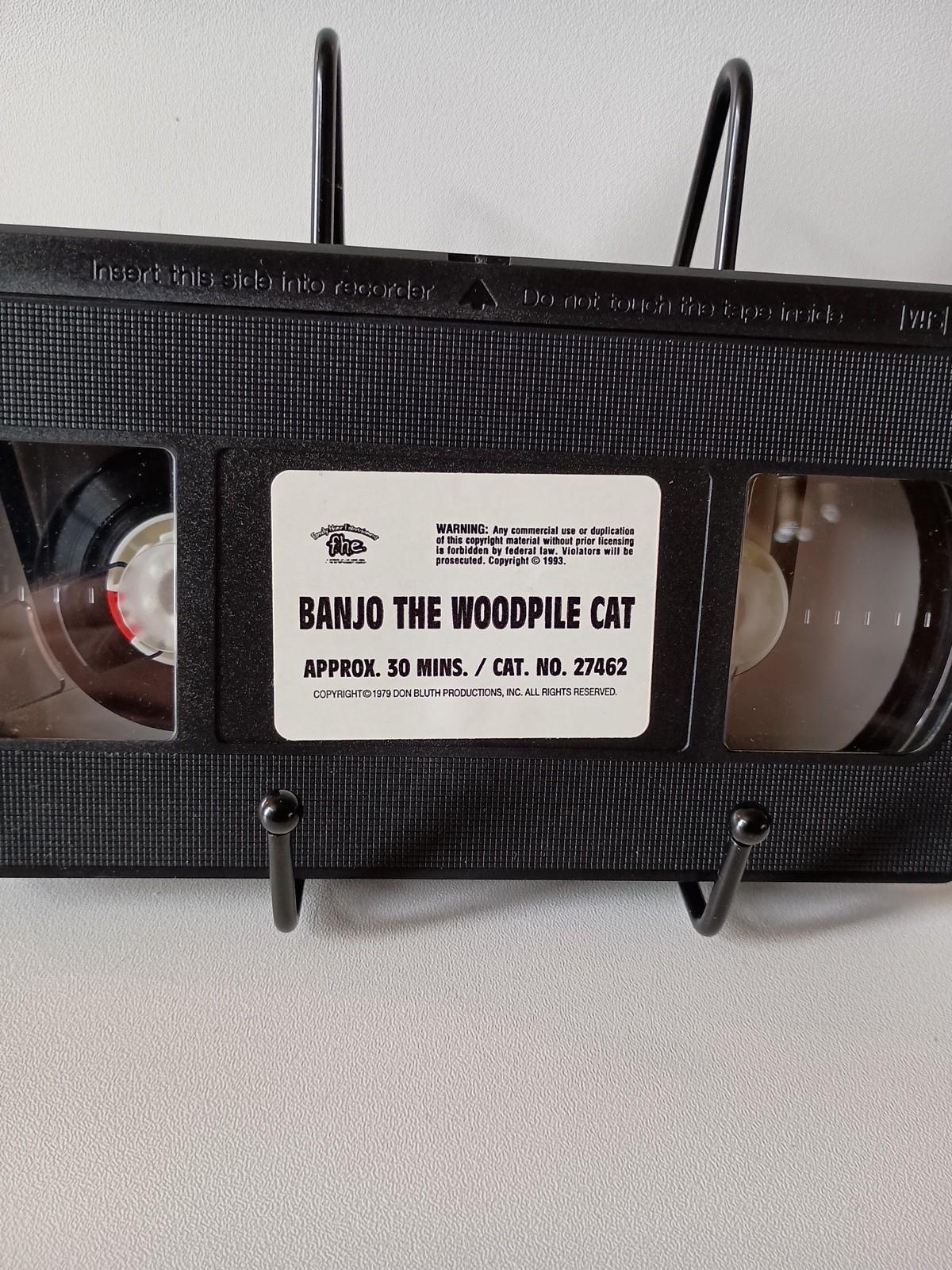 Banjo the Woodpile Cat (VHS) Autographed Front Cover – Don Bluth – Gary Goldman