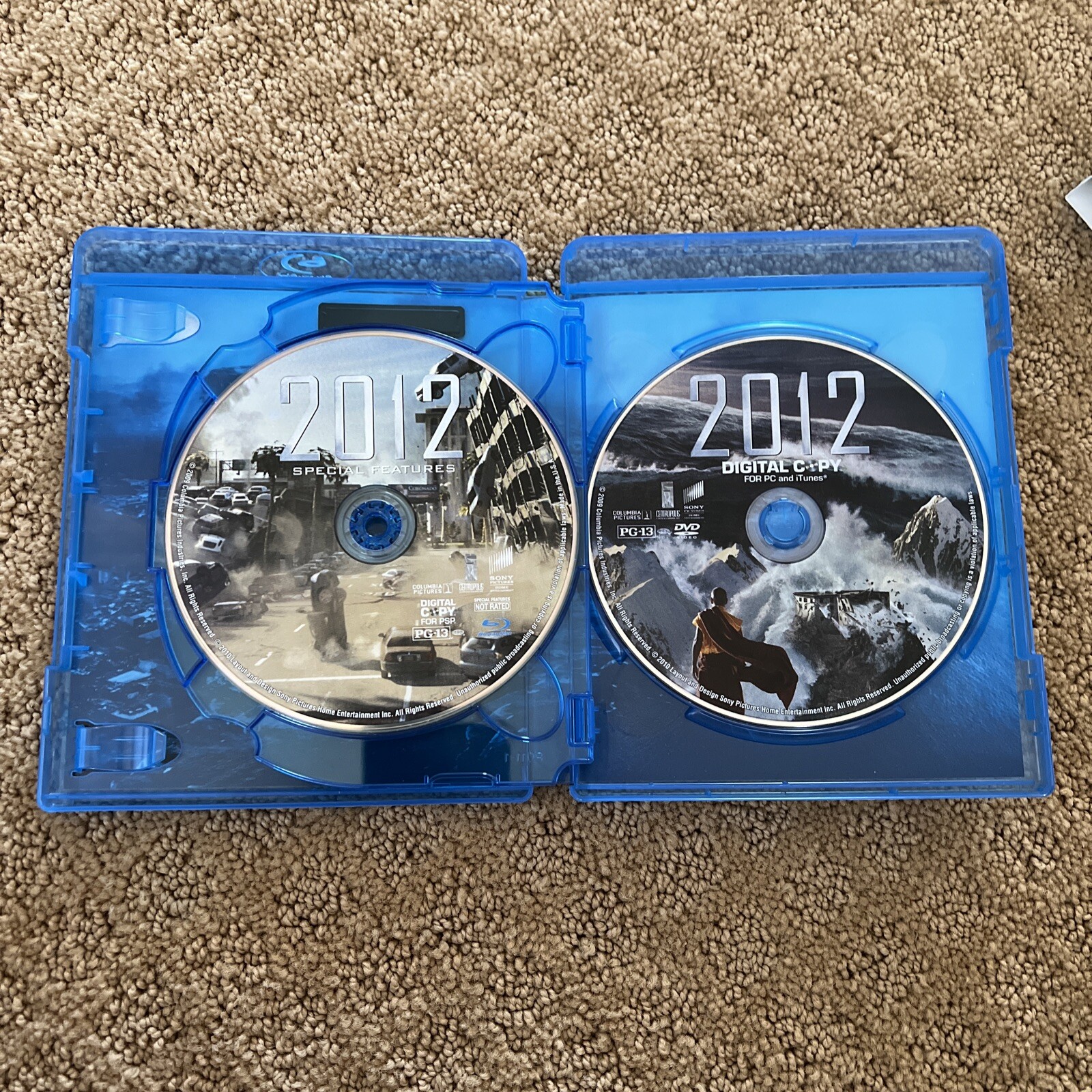 2012 (Blu-ray Disc, 2010, 2-Disc Set, Includes Digital Copy)