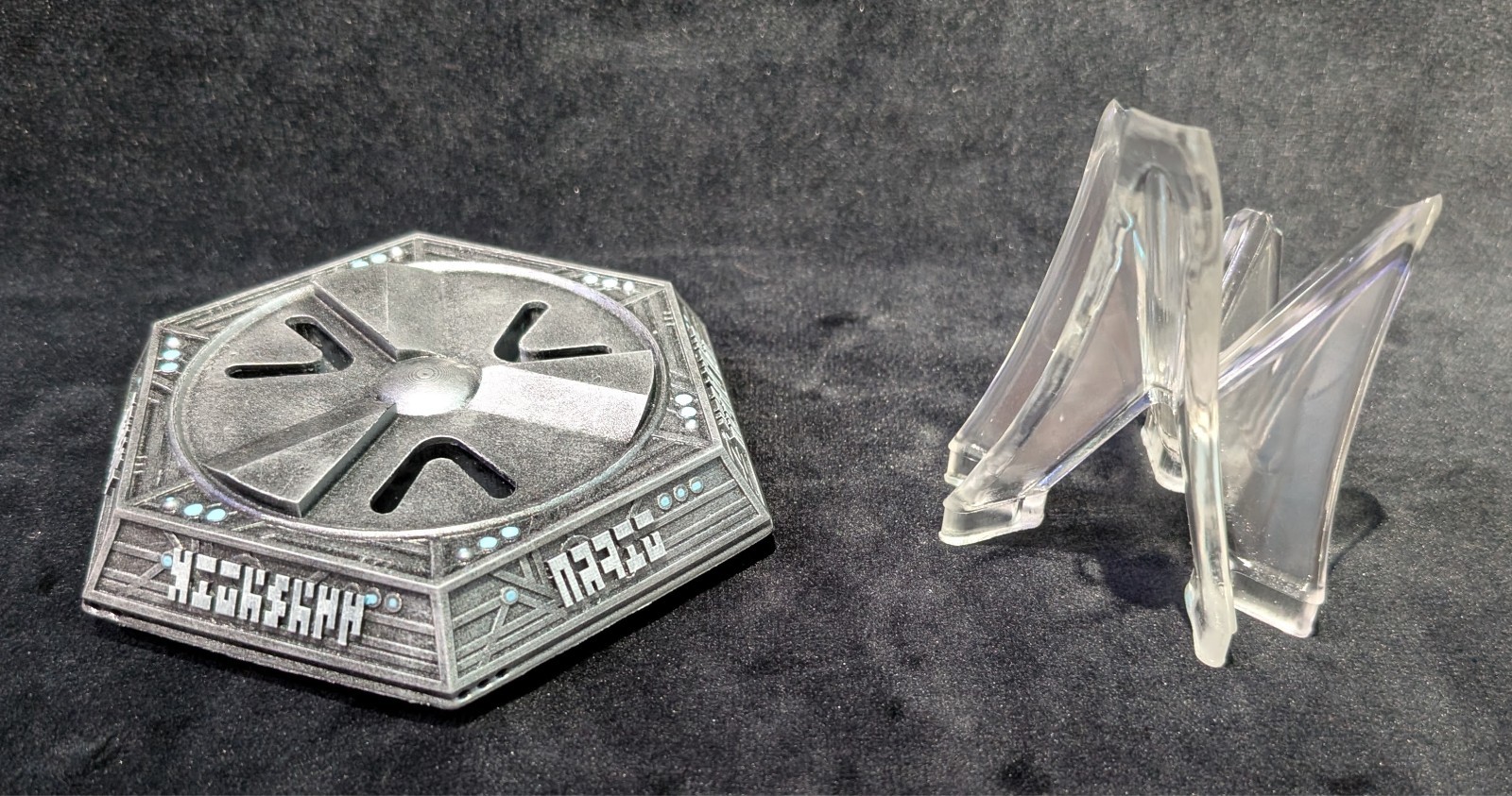 Stargate – SG1 and Atlantis – Drone Weapon – 30cm Desktop Model with stand