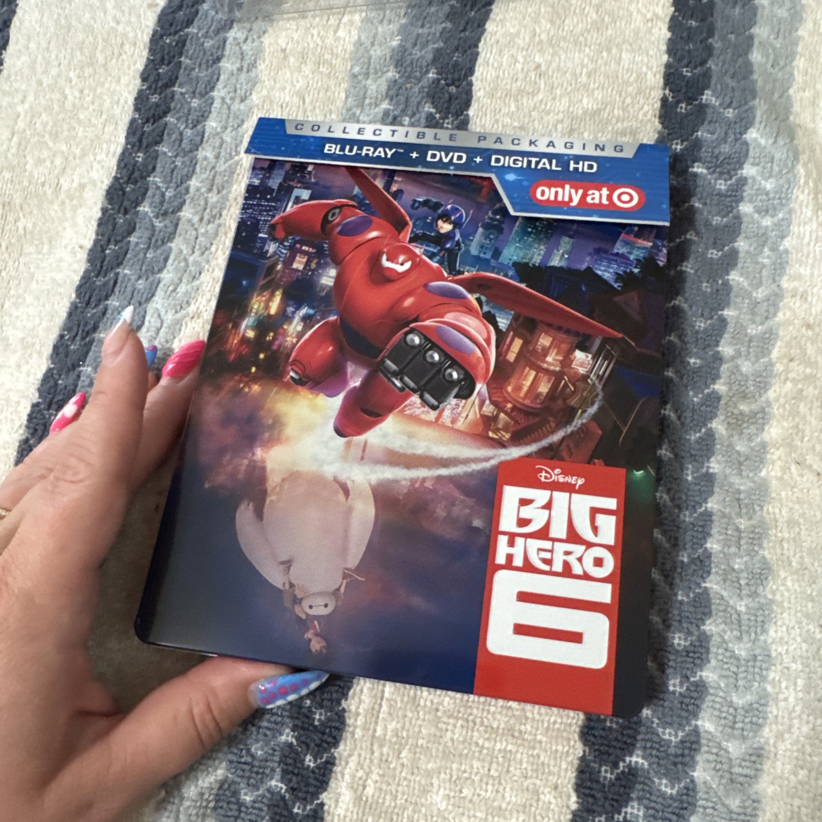Disney Big Hero 6 Blu-ray Steelbook Target exclusive! W~ Protector. EXCELLENT
