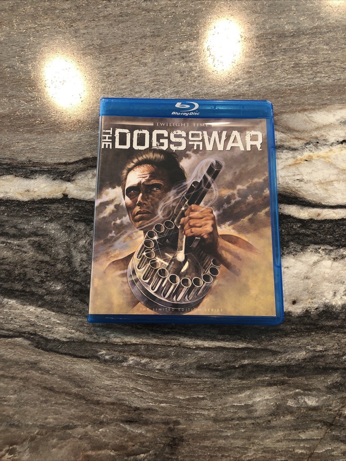 Dogs Of War 1981 Blu-ray Twilight Time Christopher Walken Tom Berenger Like New