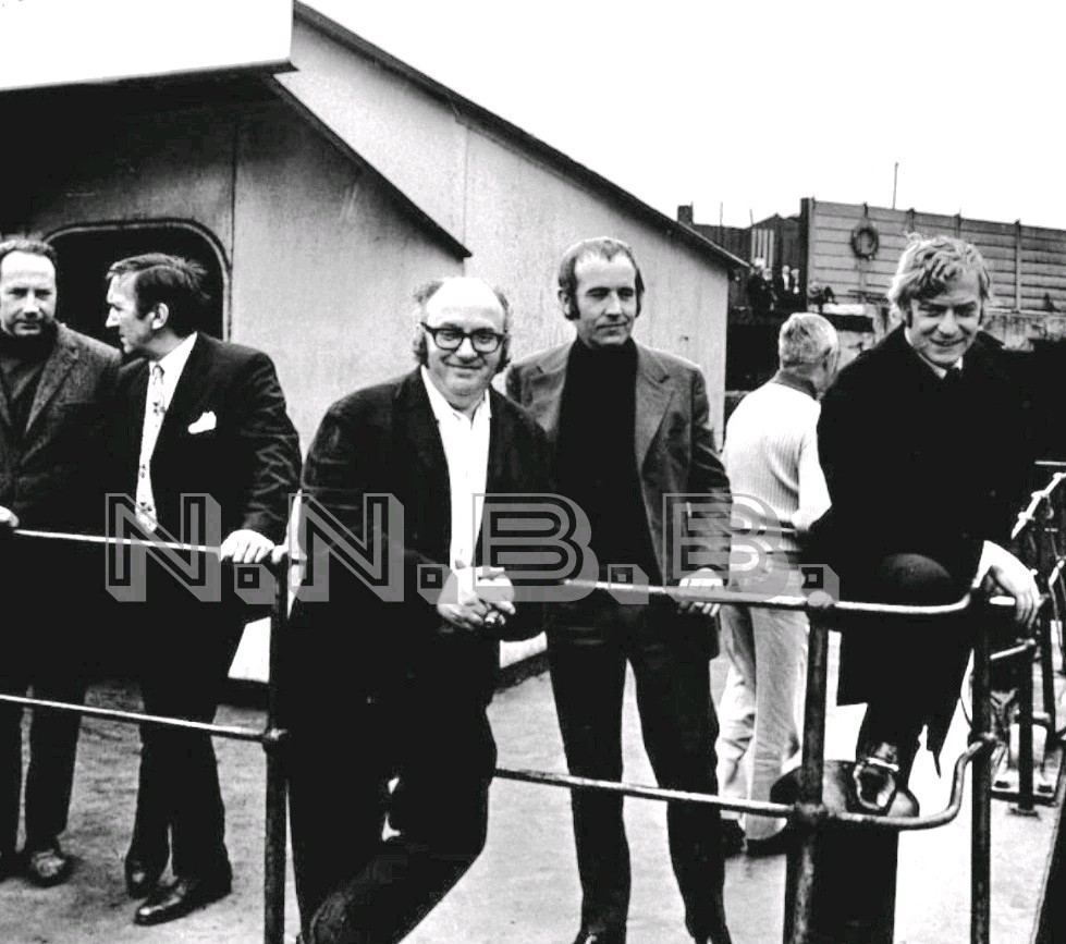 Michael Caine / Ian Hendry Behind The Scenes “Get Carter” 10 x 8 Publicity Photo