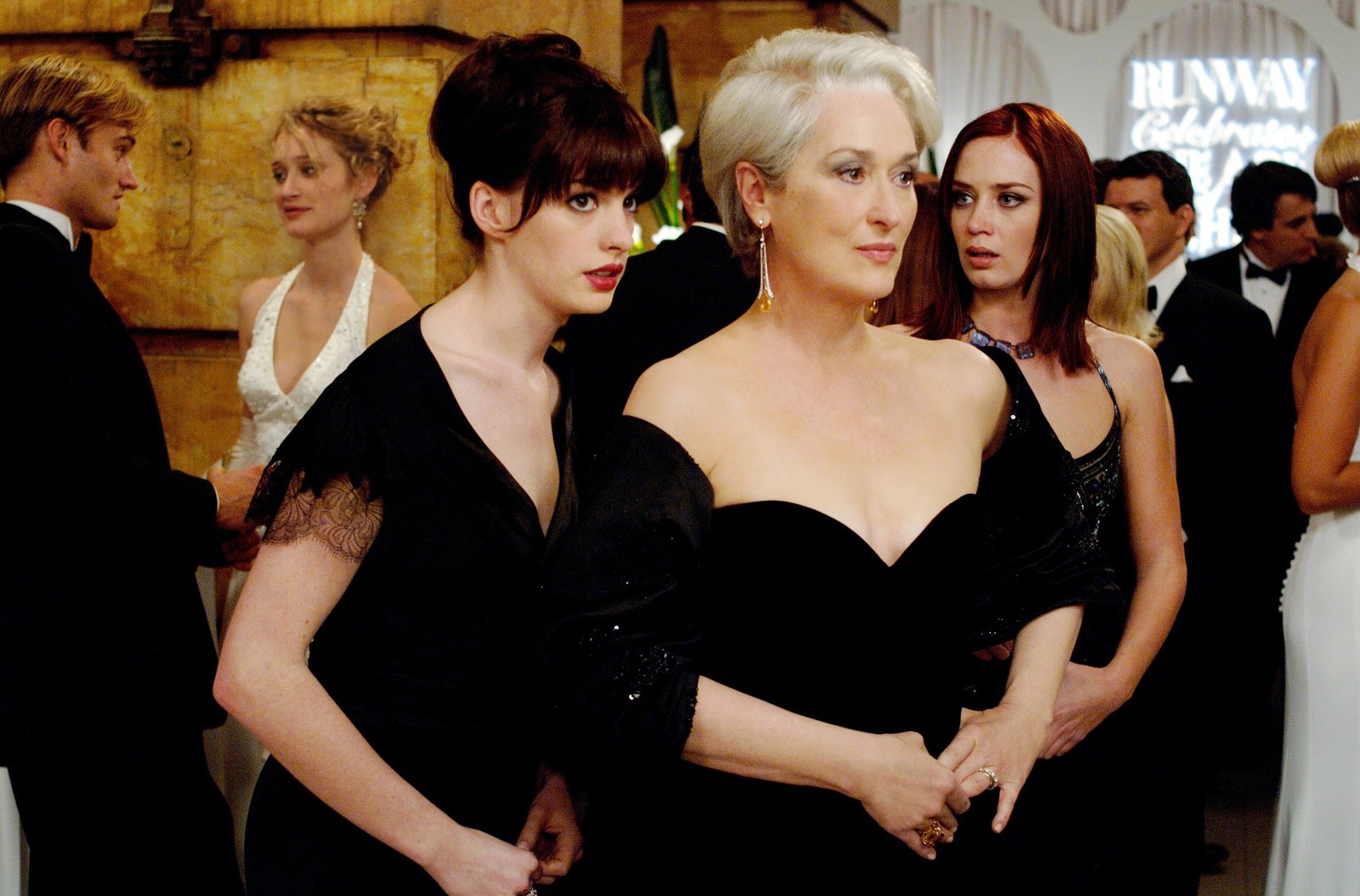 The Devil Wears Prada (2006) (Blu-ray + Digital) PREORDER SHIP 7/28/26