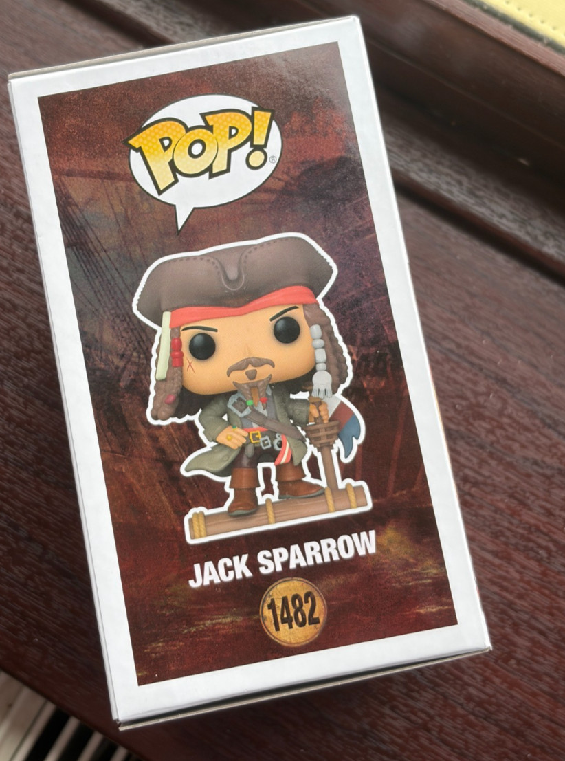 Johnny Depp Hand Signed Jack Sparrow #256 Funko Pop + PSA QO Card + COA Grade A
