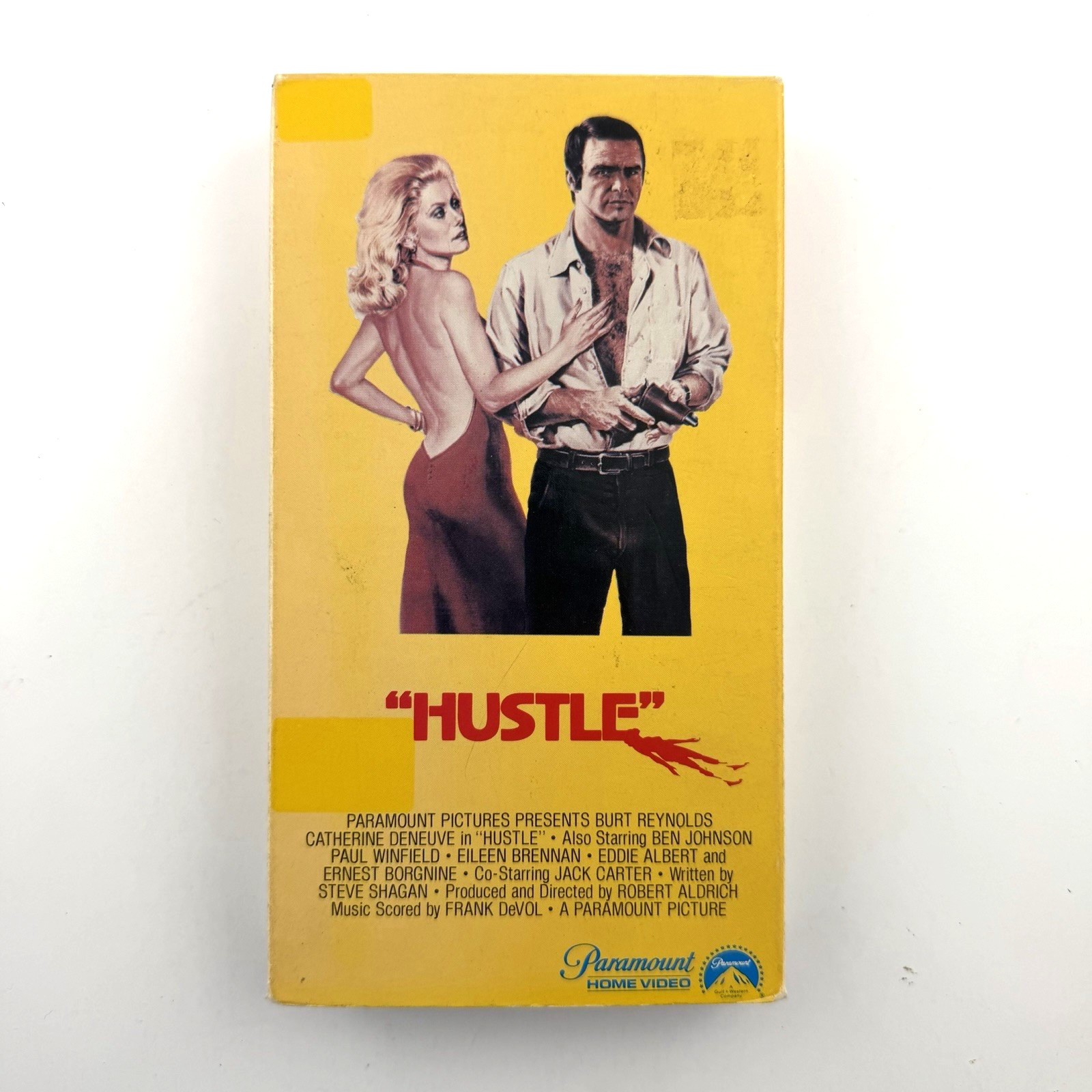 HUSTLE VHS Paramount Home Video Burt Reynolds Catherine Deneuve Thriller