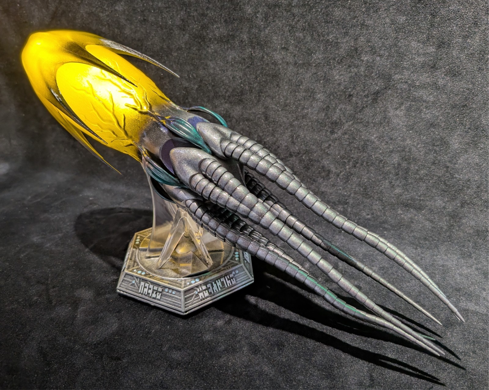 Stargate – SG1 and Atlantis – Drone Weapon – 30cm Desktop Model with stand