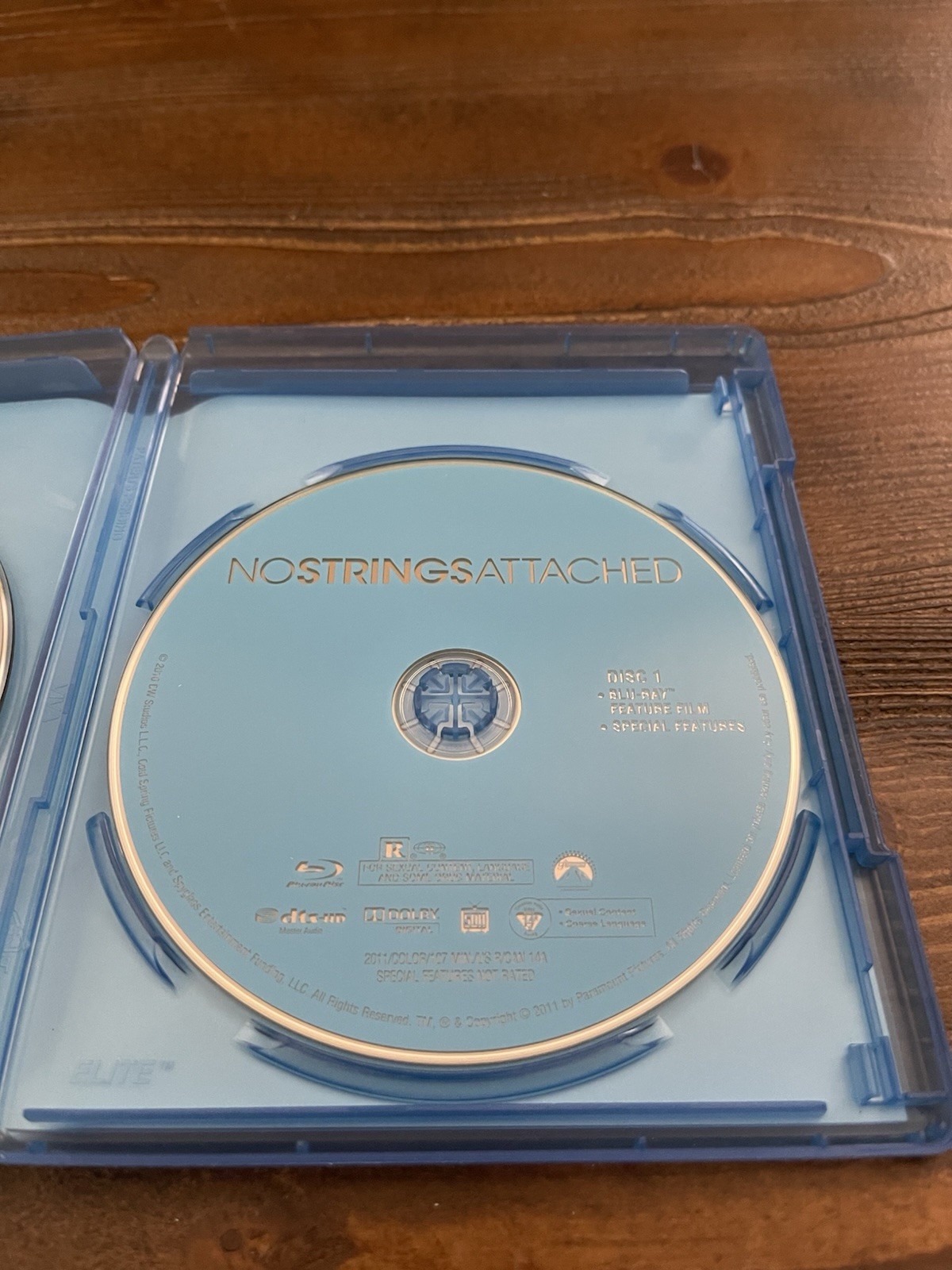No Strings Attached (Two Disc Blu-ray+DVD Combo, 2011) w/Ashton Kutcher_Preowned