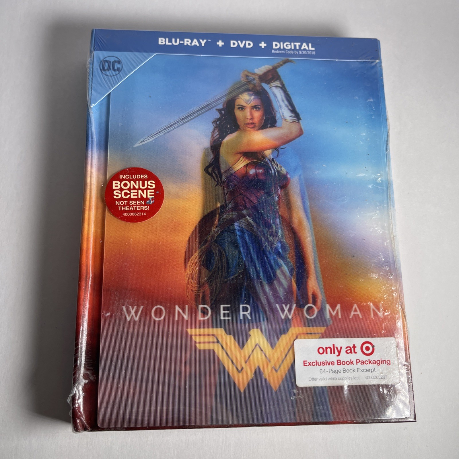 WONDER WOMAN! Blu-Ray DVD, 2 Discs! Mint Condition! Book Included!