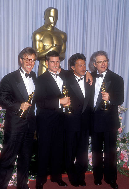 Mark Johnson Dustin Hoffman Tom Cruise and Barry Levinson .. Old Photo 9