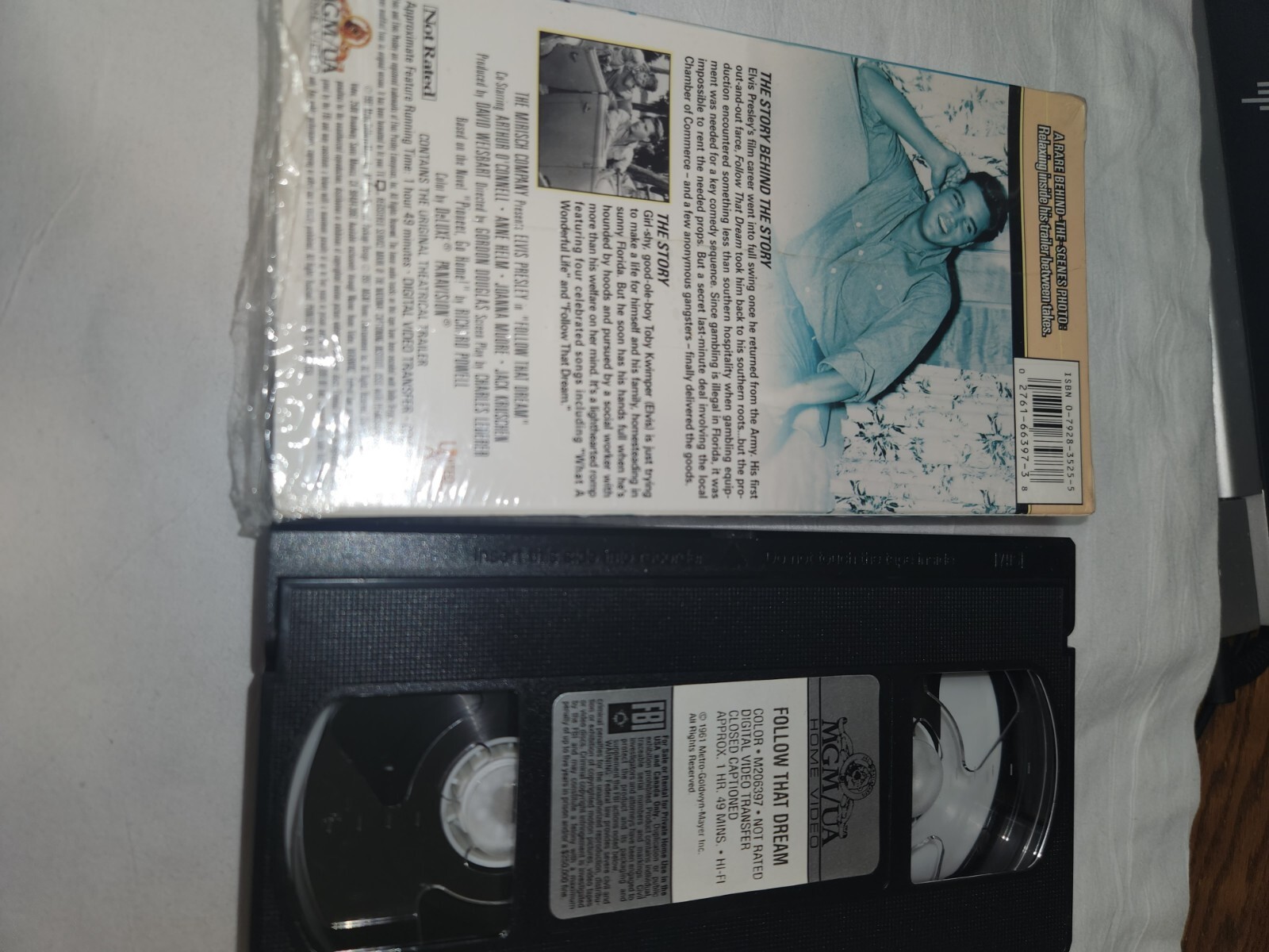 Follow That Dream VHS 1997 Includes Theatrical Trailer