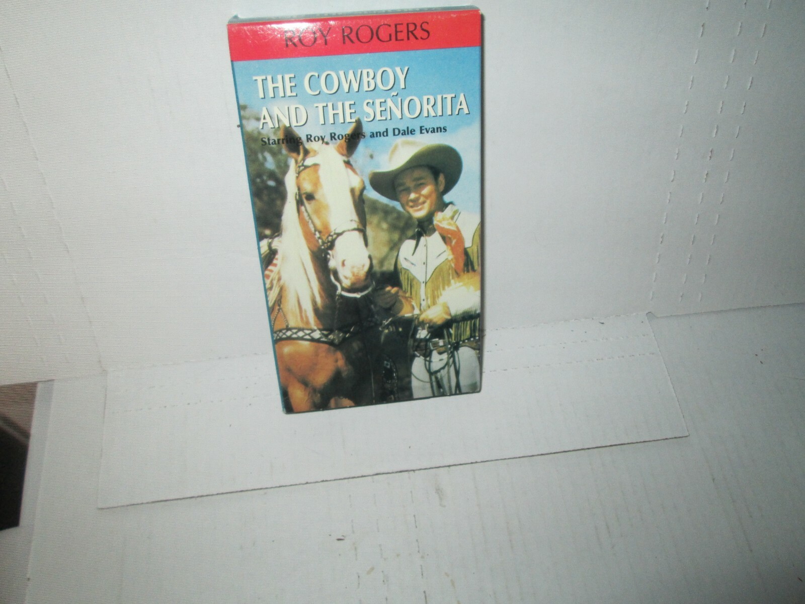 COWBOY AND SENORITA rare Western Musical vhs ROY ROGERS Trigger DALE EVANS 1944